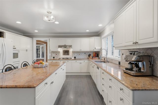 1400 Chatham Lane, Yorktown Heights, NY 10598