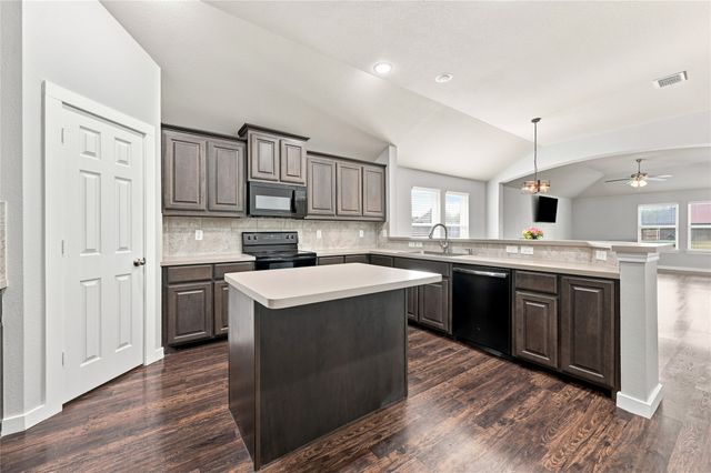 1558 Nottingham Drive, Lancaster, TX 75134