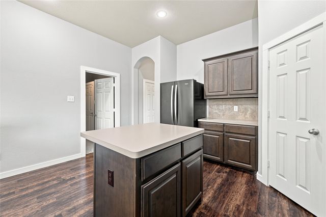 1558 Nottingham Drive, Lancaster, TX 75134