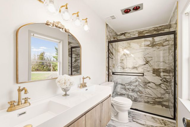 5121 N ROUTE E, Columbia, MO 65202