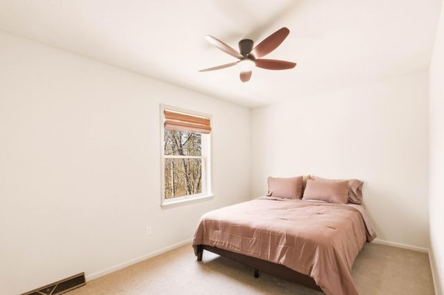 5121 N ROUTE E, Columbia, MO 65202