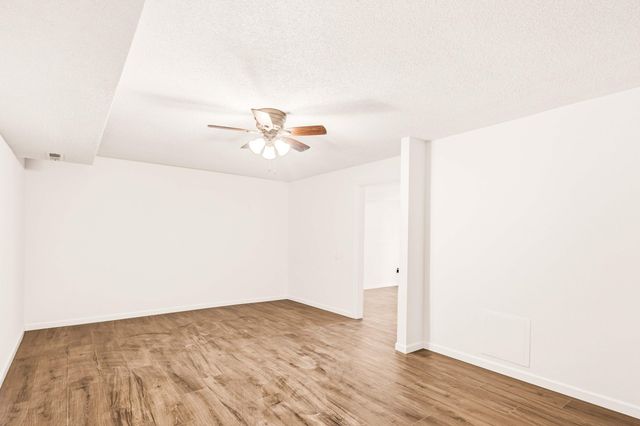 5121 N ROUTE E, Columbia, MO 65202