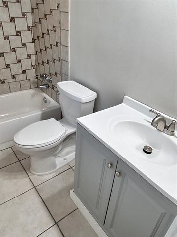 4577 Emerald E Drive, Mobile, AL 36619