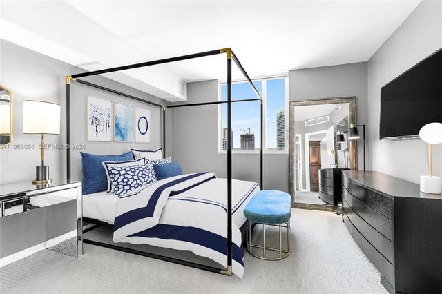 55 SE 6th St 3101, Miami, FL 33131