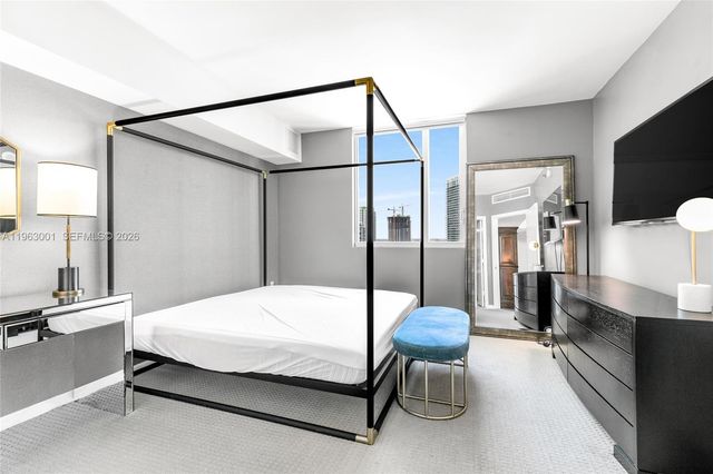 55 SE 6th St 3101, Miami, FL 33131