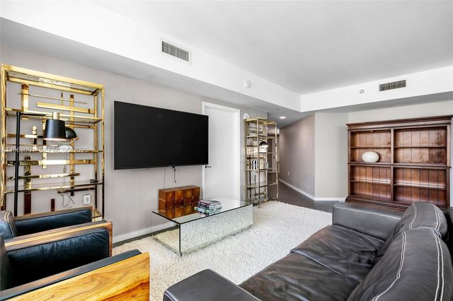 55 SE 6th St 3101, Miami, FL 33131