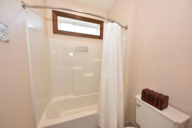 W269N2762 Lelah AVENUE, Pewaukee, WI 53072