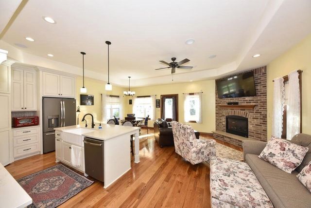 W269N2762 Lelah AVENUE, Pewaukee, WI 53072