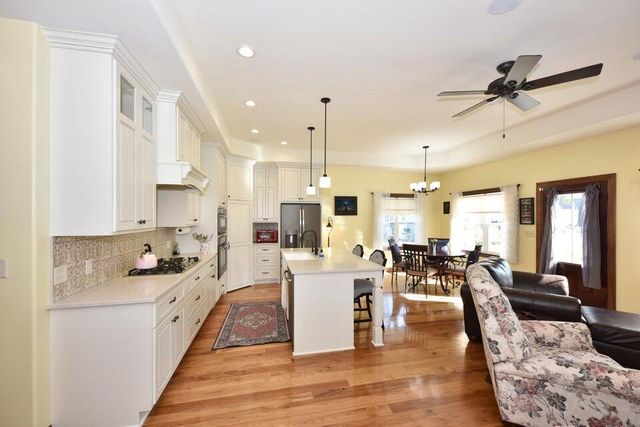 W269N2762 Lelah AVENUE, Pewaukee, WI 53072