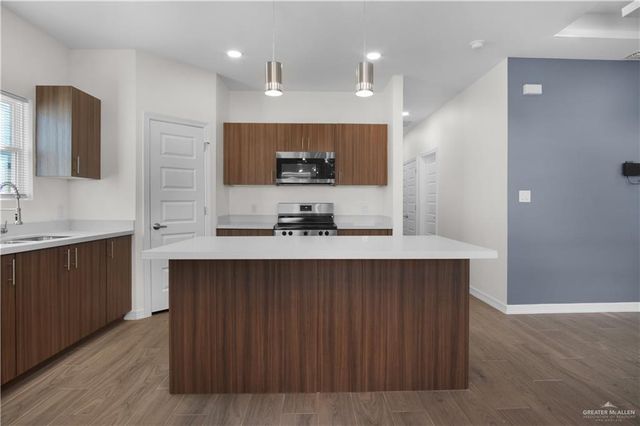 608 N Onyx Avenue 2, Edinburg, TX 78541