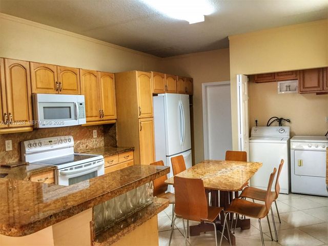 2180 Ensenada Ter, Weston, FL 33327