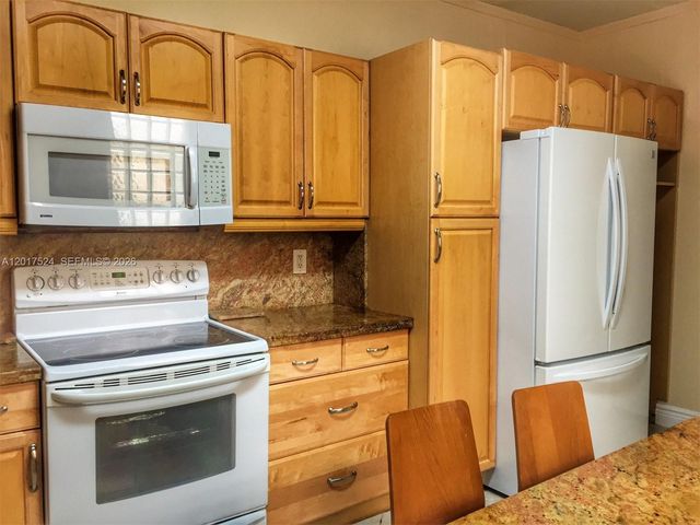 2180 Ensenada Ter, Weston, FL 33327