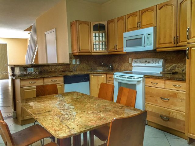 2180 Ensenada Ter, Weston, FL 33327
