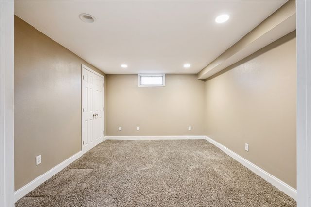 3221 Sue Lane NW, Cedar Rapids, IA 52405