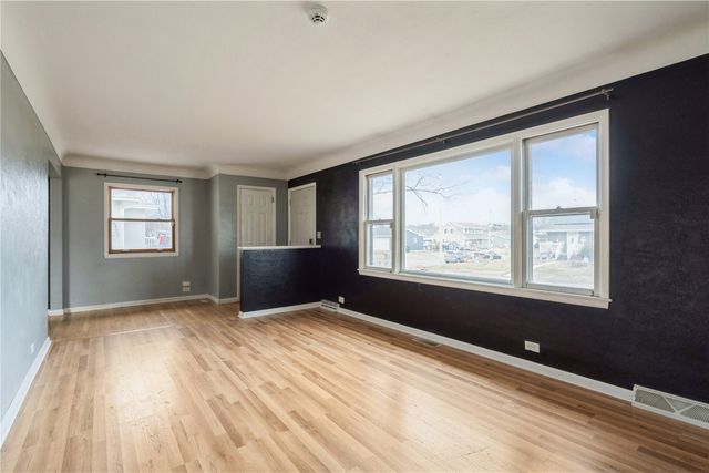 3221 Sue Lane NW, Cedar Rapids, IA 52405