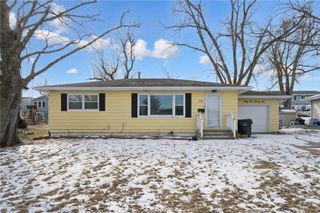 3221 Sue Lane NW, Cedar Rapids, IA 52405