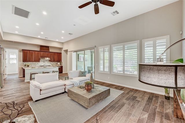 6803 Regency Crest Avenue, Las Vegas, NV 89148