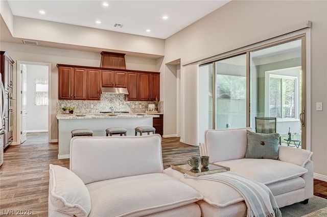 6803 Regency Crest Avenue, Las Vegas, NV 89148