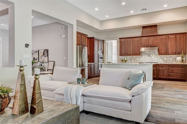 6803 Regency Crest Avenue, Las Vegas, NV 89148