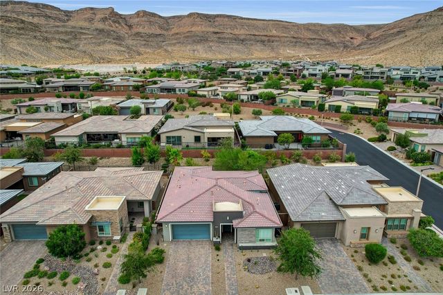 6803 Regency Crest Avenue, Las Vegas, NV 89148