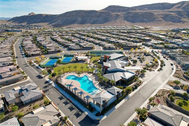 6803 Regency Crest Avenue, Las Vegas, NV 89148