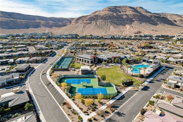 6803 Regency Crest Avenue, Las Vegas, NV 89148