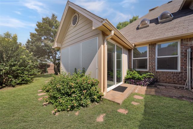 2909 Normandy Court, Euless, TX 76039