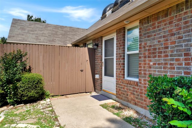 2909 Normandy Court, Euless, TX 76039