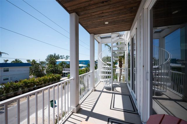 2201 AVENUE C, Bradenton Beach, FL 34217