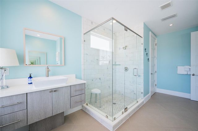 2201 AVENUE C, Bradenton Beach, FL 34217