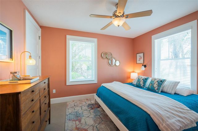 2201 AVENUE C, Bradenton Beach, FL 34217