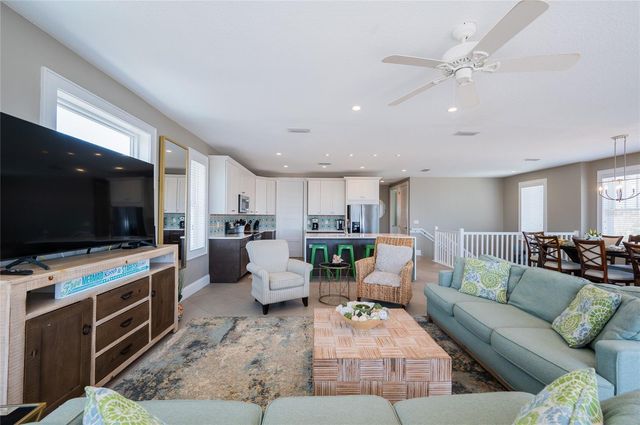 2201 AVENUE C, Bradenton Beach, FL 34217