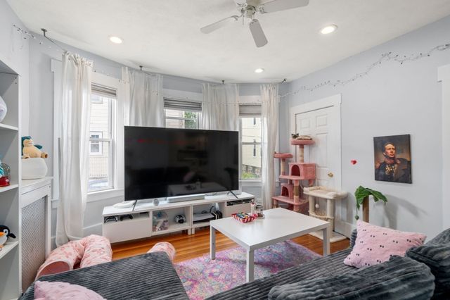 93 Easton Street, Boston, MA 02134