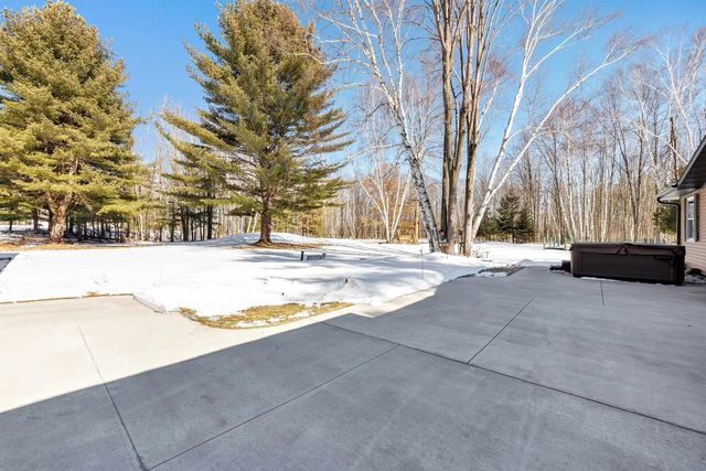 5990 ALLEN ROAD, Little Suamico, WI 54141