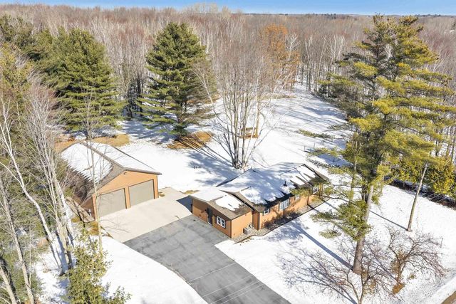 5990 ALLEN ROAD, Little Suamico, WI 54141