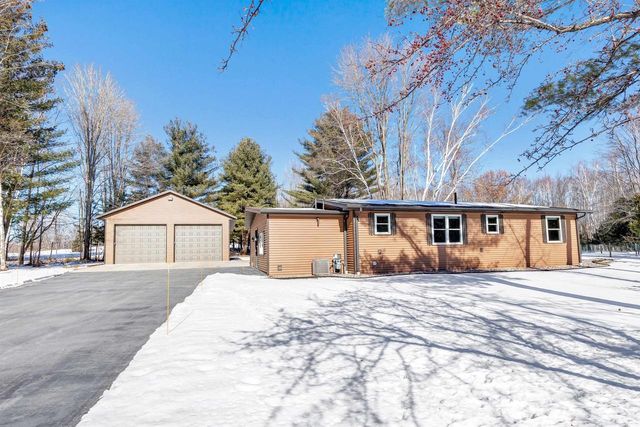 5990 ALLEN ROAD, Little Suamico, WI 54141
