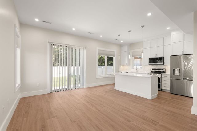 82 Lexington Street A, Newton, MA 02466