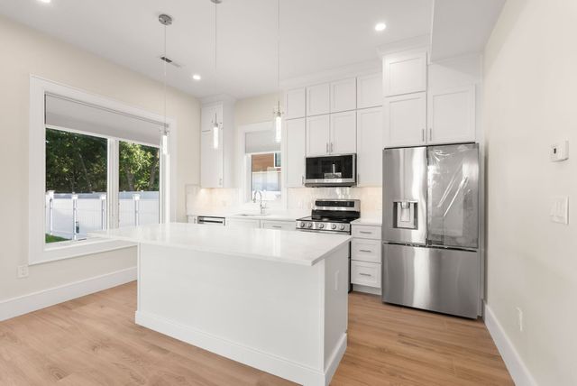 82 Lexington Street A, Newton, MA 02466