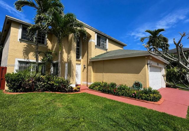 8801 SW 9th Ct, Pembroke Pines, FL 33025