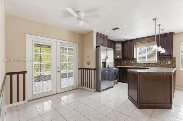 8801 SW 9th Ct, Pembroke Pines, FL 33025