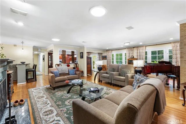 3456 Laurelvale Drive, Studio City, CA 91604