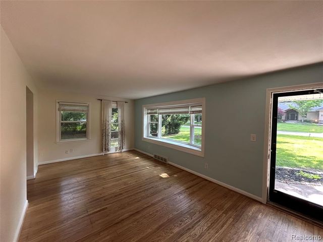 3364 Elder Road, West Bloomfield, MI 48324