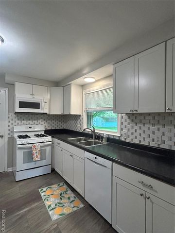 3364 Elder Road, West Bloomfield, MI 48324