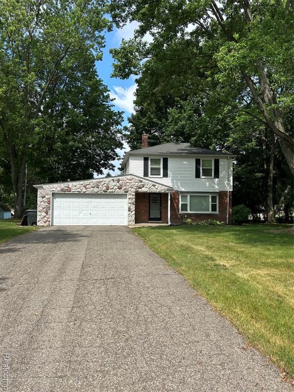 3364 Elder Road, West Bloomfield, MI 48324
