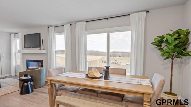 7205 S 204th Avenue, Gretna, NE 68028