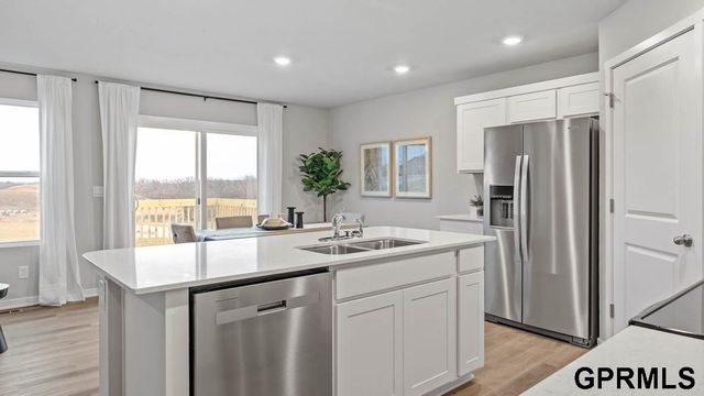 7205 S 204th Avenue, Gretna, NE 68028
