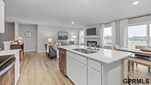 7205 S 204th Avenue, Gretna, NE 68028