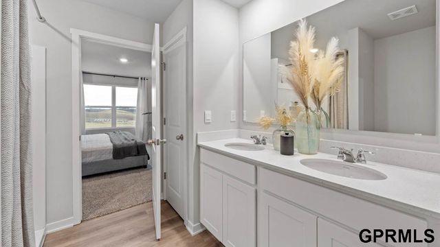 7205 S 204th Avenue, Gretna, NE 68028