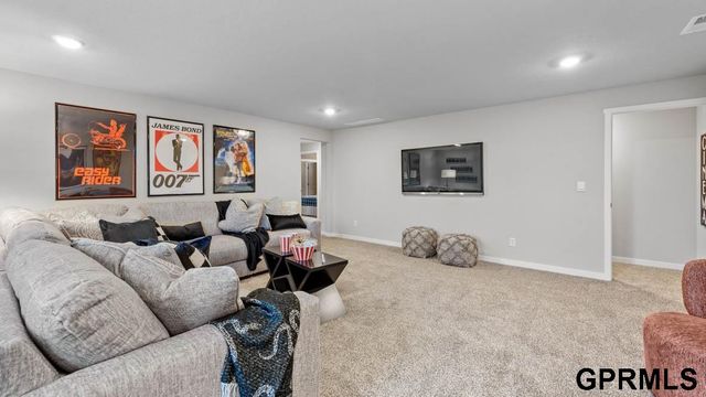 7205 S 204th Avenue, Gretna, NE 68028