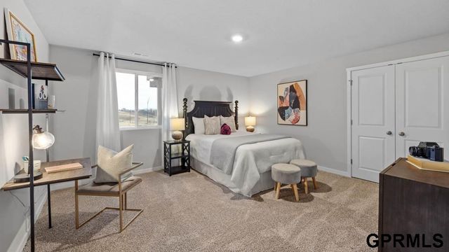 7205 S 204th Avenue, Gretna, NE 68028